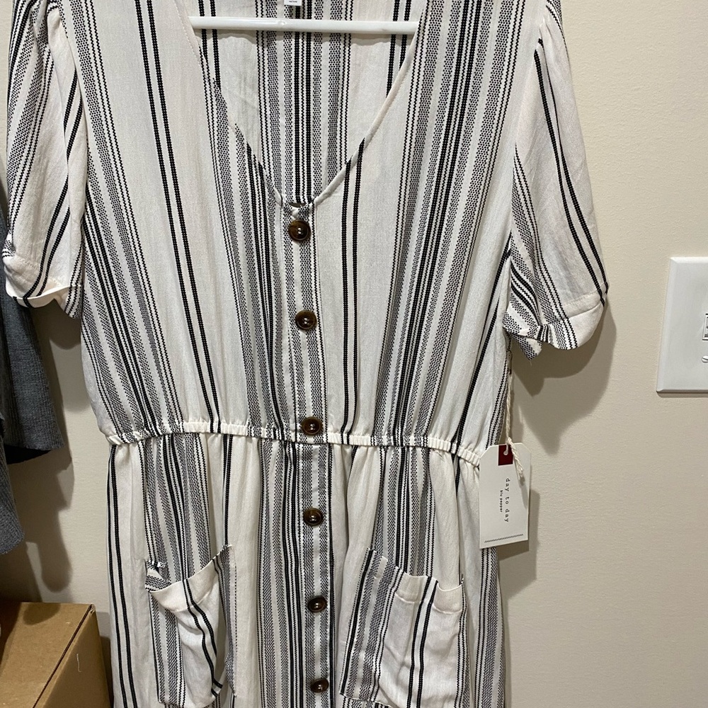 Day to day size large ladies top